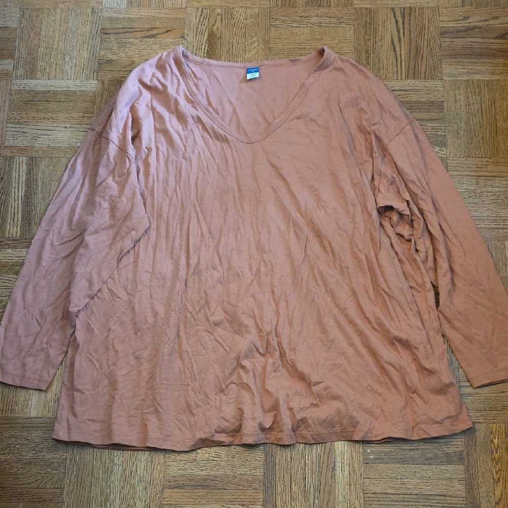Old Navy Maternity Long Sleeve Tee